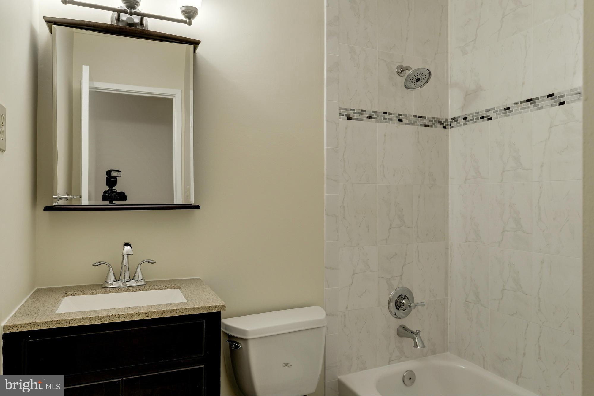 8183 Inverness Ridge Road Potomac, MD 20854 - Photo 19 of 27 Bath