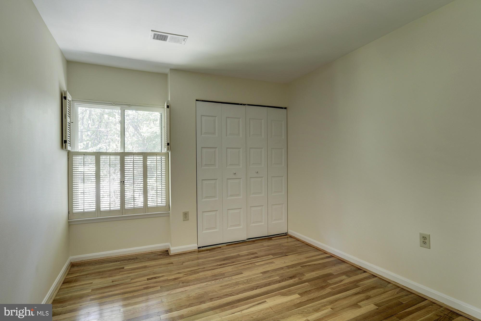 8183 Inverness Ridge Road Potomac, MD 20854 - Photo 20 of 27 Bedroom