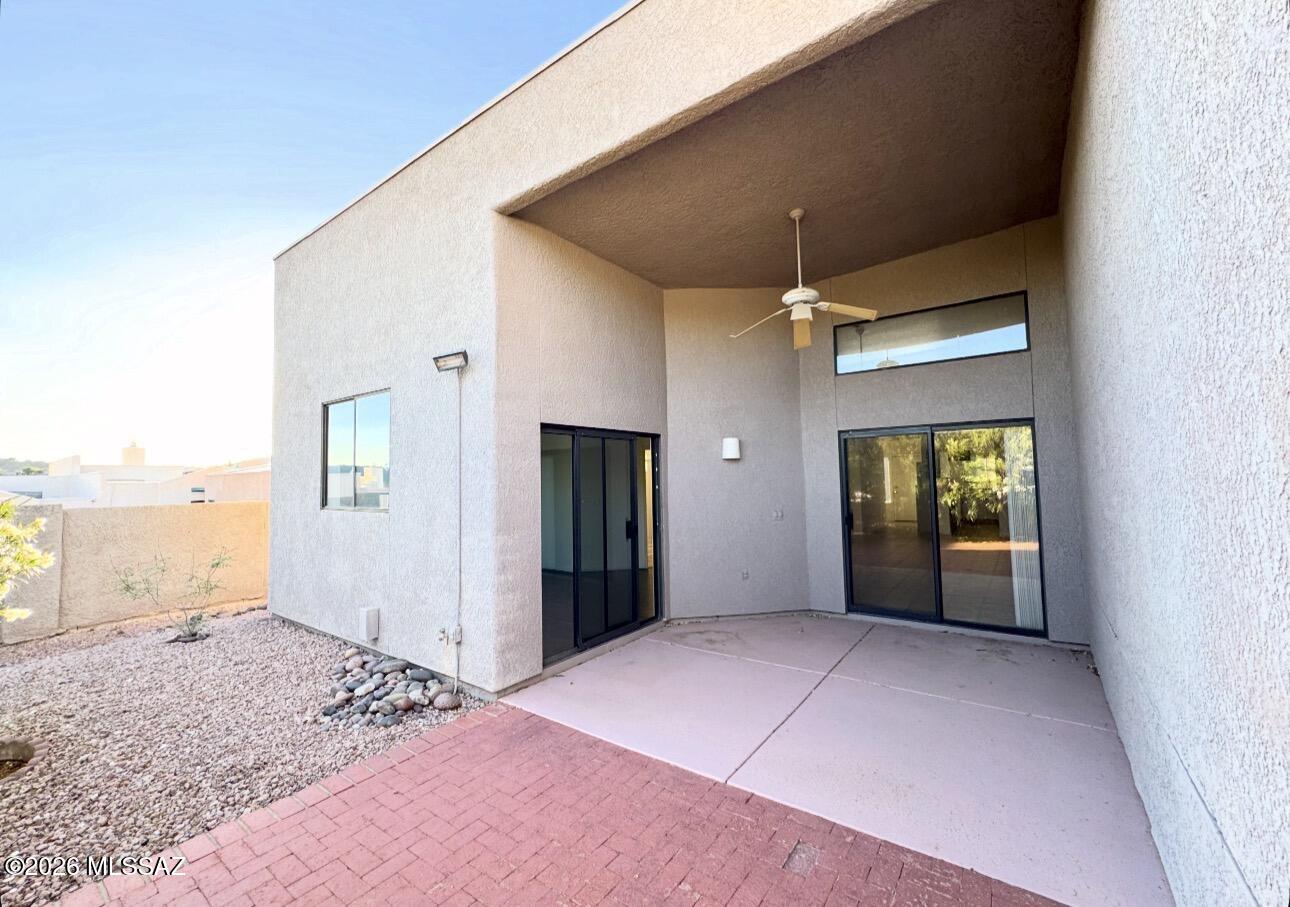4998 North Valle Road Tucson, AZ 85750 - Photo 10 of 11 a view of a hallway with an empty room