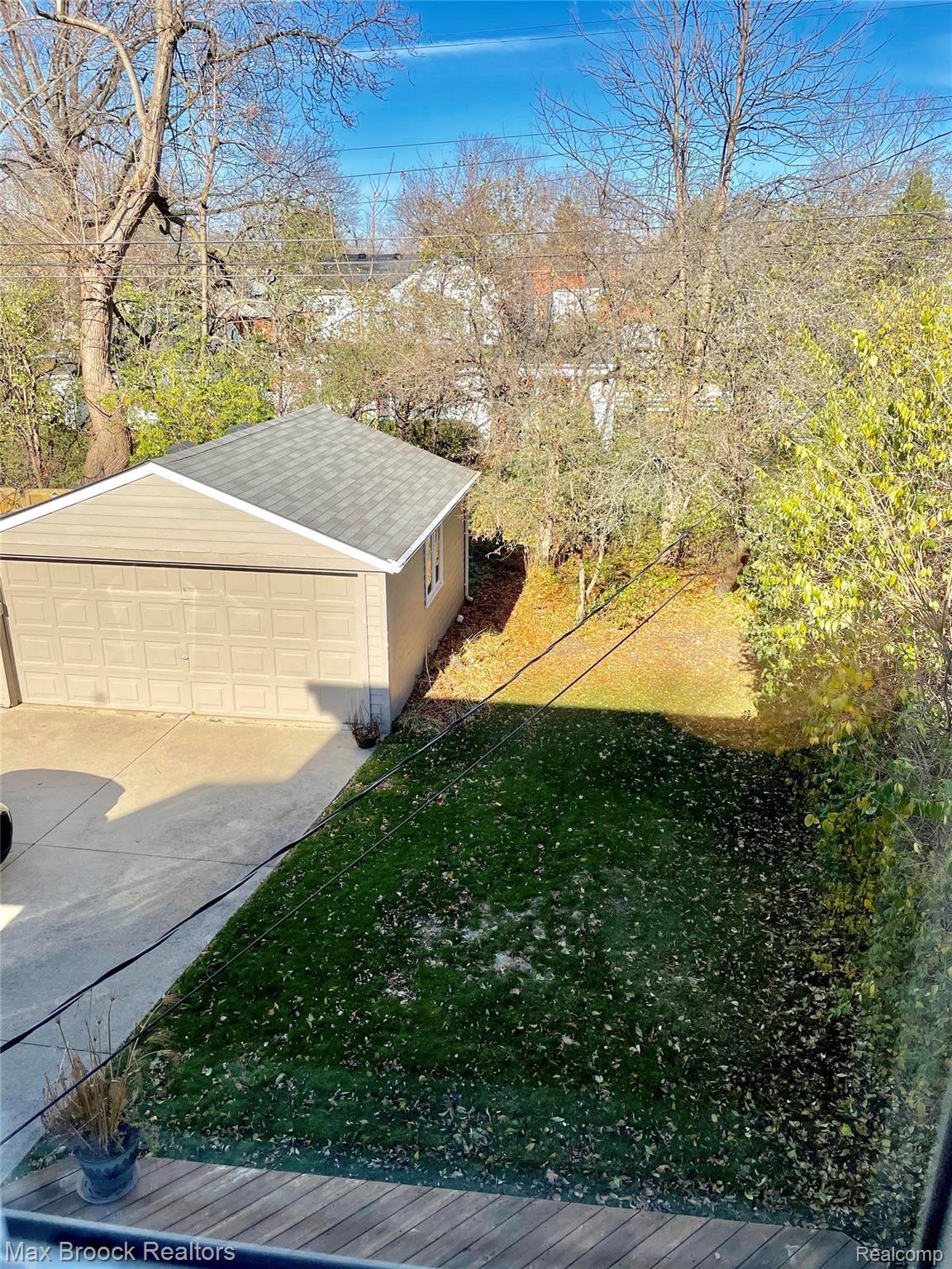 1922 Wiltshire Road Berkley, MI 48072 - Photo 37 of 40 fullsizeoutput_b62.jpeg