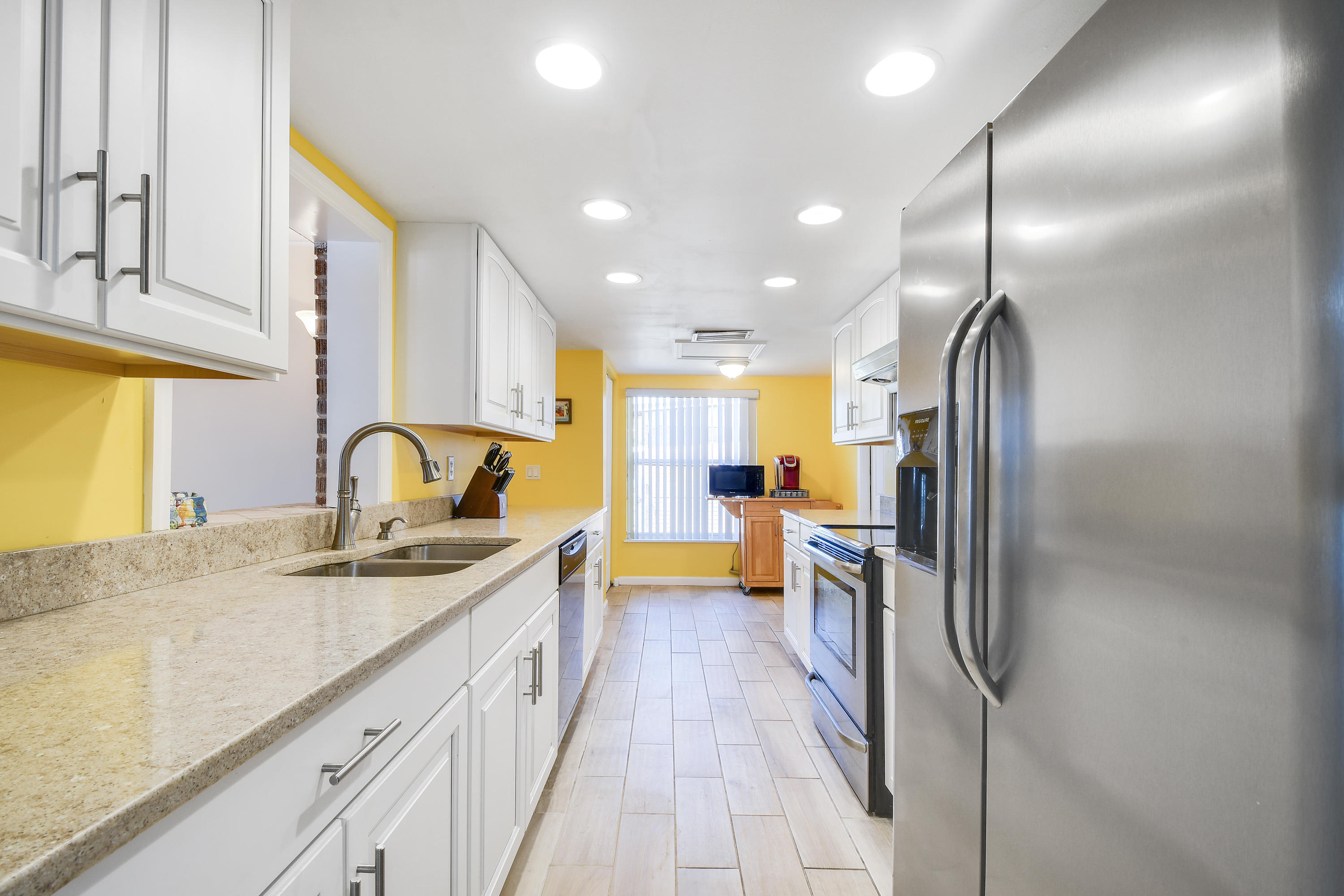 3774 Catalina Road Palm Beach Gardens, FL 33410 - Photo 11 of 29 DSC_2967