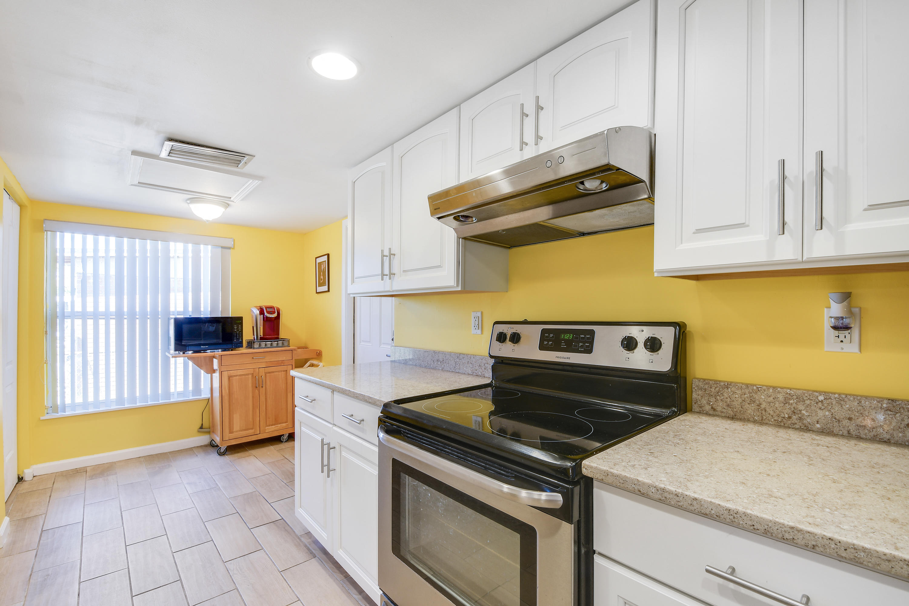 3774 Catalina Road Palm Beach Gardens, FL 33410 - Photo 12 of 29 DSC_2976