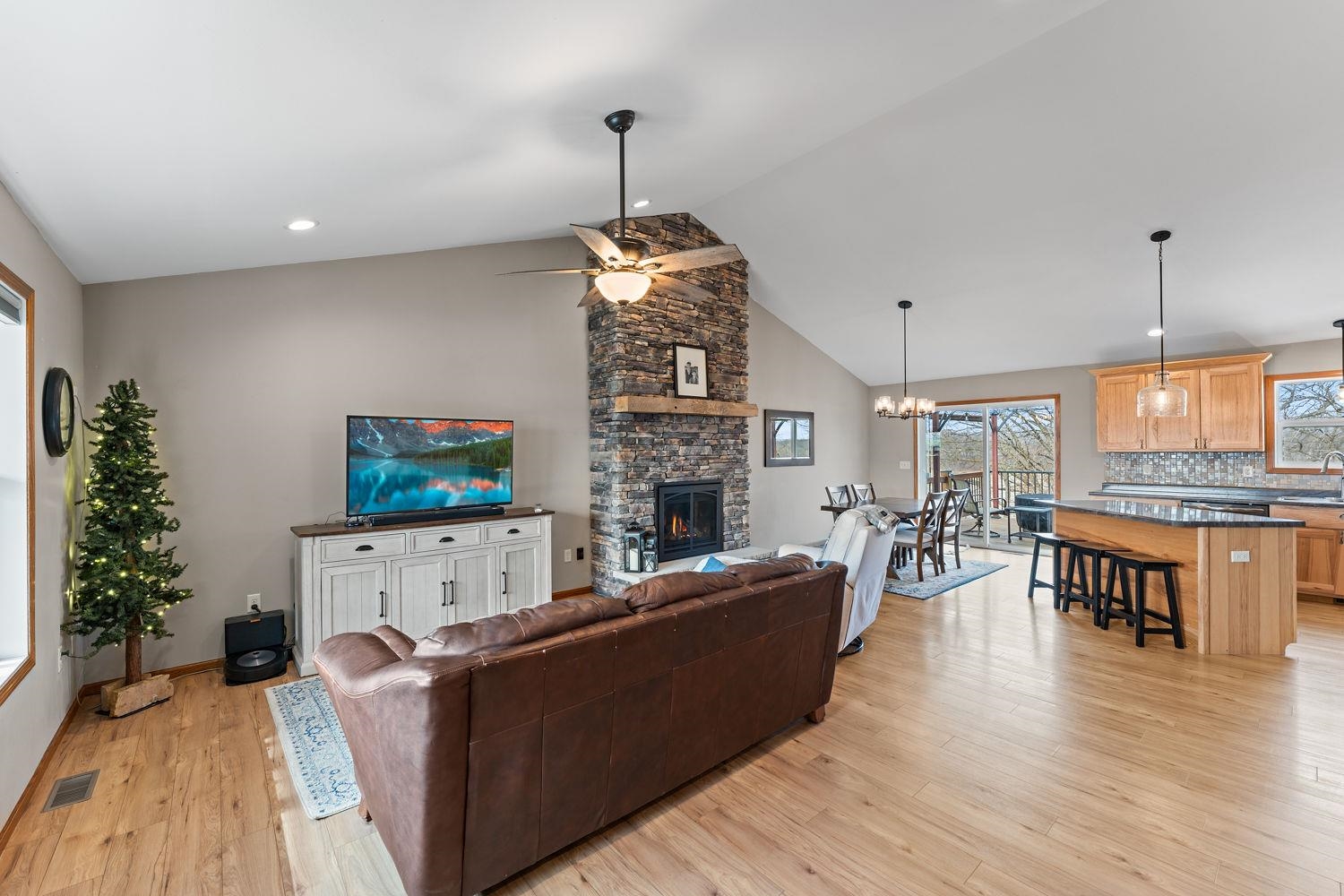 70 Meme Lane Reedsburg, WI 53959 - Photo 4 of 50