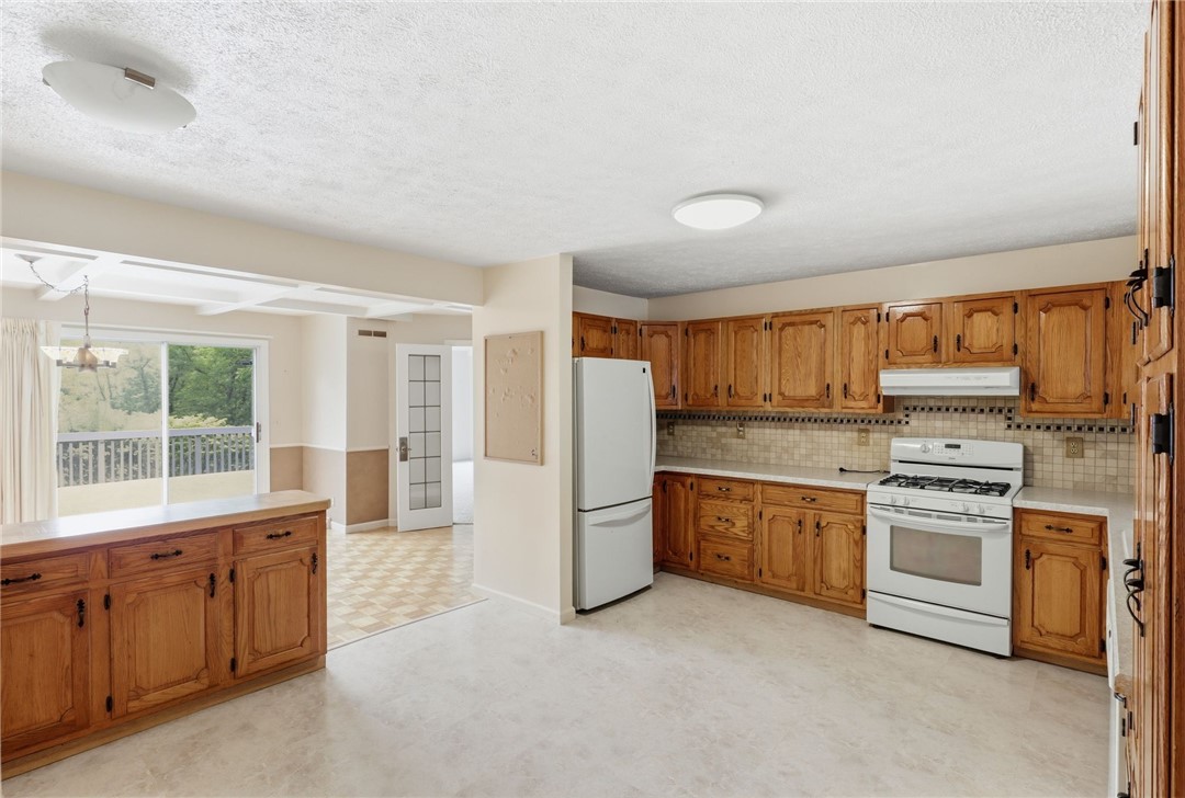 1011 Mile Square Road Mendon, NY 14534 - Photo 7 of 43 Kitchen