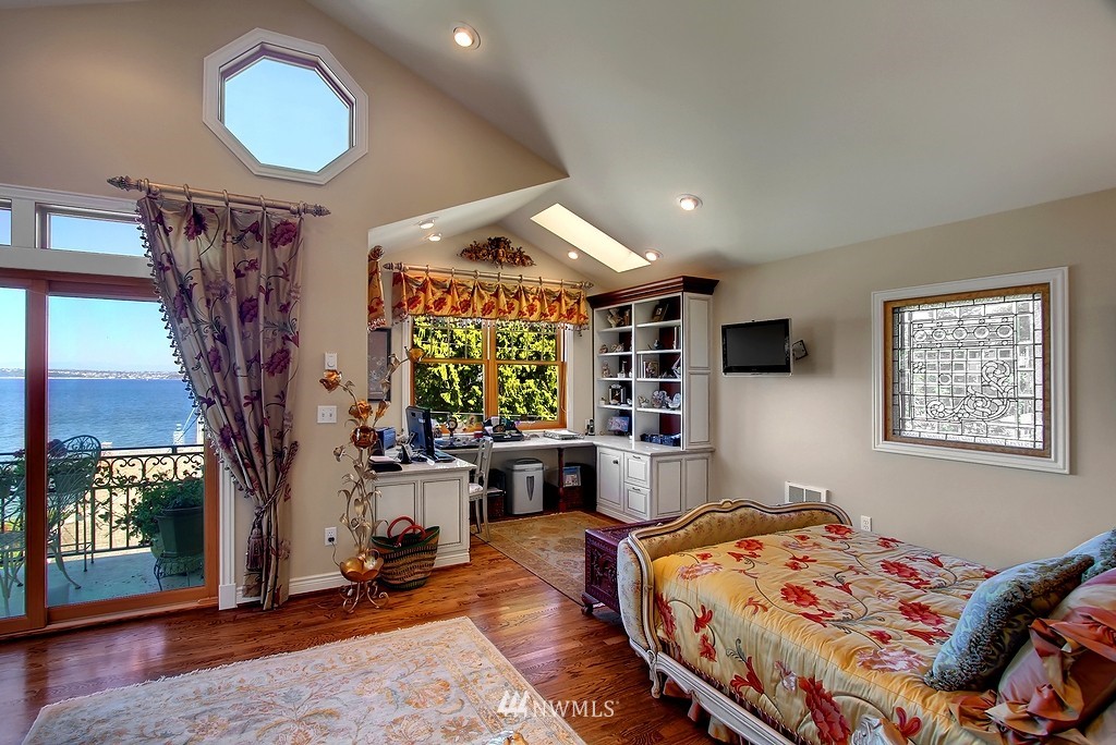 10654 Northeast Valley Road Bainbridge Island, WA 98110 - Photo 16 of 22 Gallery Image 16