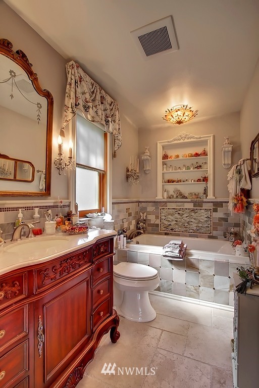 10654 Northeast Valley Road Bainbridge Island, WA 98110 - Photo 19 of 22 Gallery Image 19