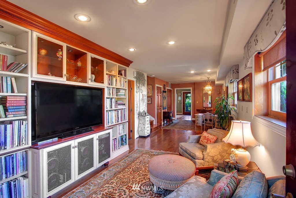 10654 Northeast Valley Road Bainbridge Island, WA 98110 - Photo 20 of 22 Gallery Image 20