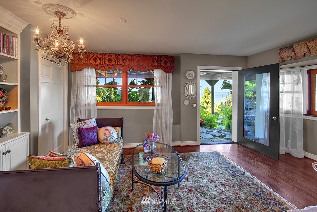 10654 Northeast Valley Road Bainbridge Island, WA 98110 - Photo 21 of 22 Gallery Image 21