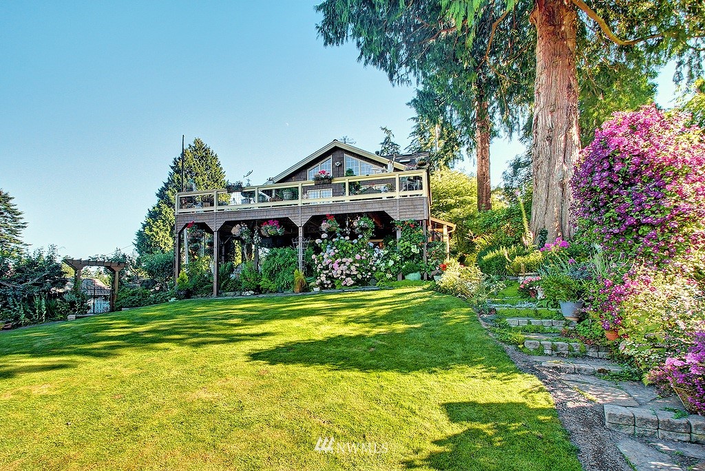 10654 Northeast Valley Road Bainbridge Island, WA 98110 - Photo 6 of 22 Gallery Image 6