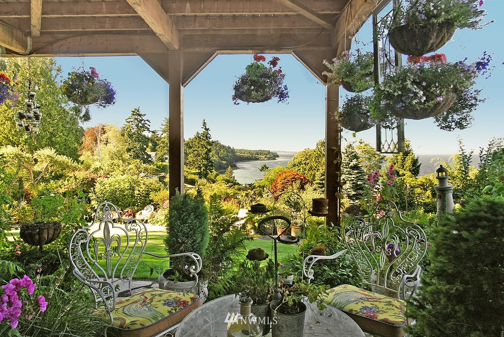 10654 Northeast Valley Road Bainbridge Island, WA 98110 - Photo 7 of 22 Gallery Image 7