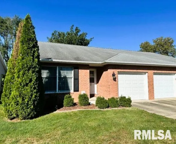 $152,000 | 15 A Shenandoah Avenue, Jacksonville, IL 62650