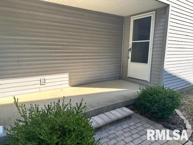 $152,000 | 15 A Shenandoah Avenue, Jacksonville, IL 62650