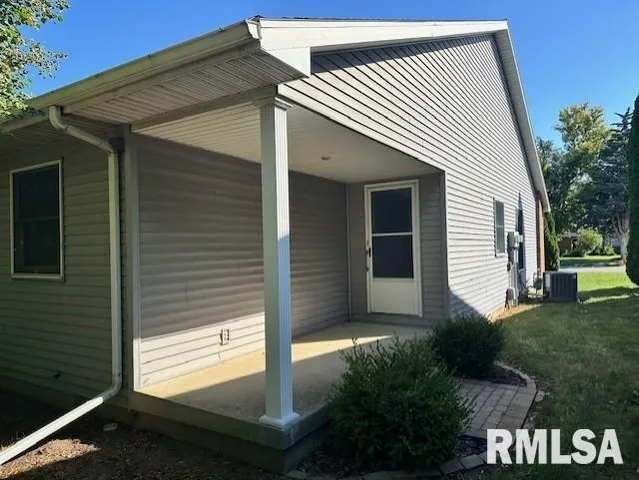 $152,000 | 15 A Shenandoah Avenue, Jacksonville, IL 62650