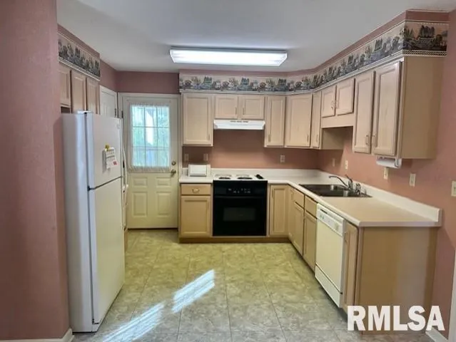 $152,000 | 15 A Shenandoah Avenue, Jacksonville, IL 62650