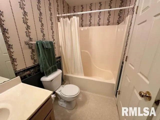 $152,000 | 15 A Shenandoah Avenue, Jacksonville, IL 62650