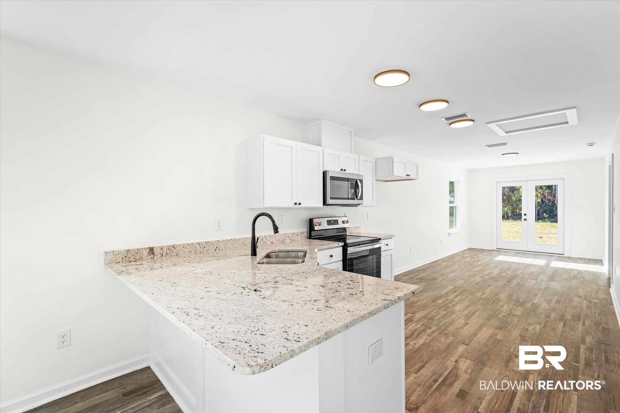 22771 Racine Street Robertsdale, AL 36567 - Photo 8 of 21 breakfast bar