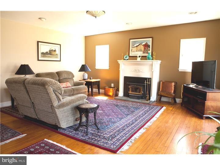 719 Highspire Road Glenmoore, PA 19343 - Photo 12 of 20 Living Room