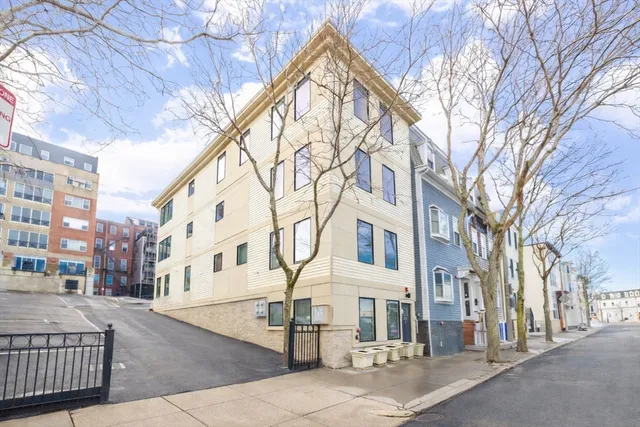 $1,149,000 | 435 East 3rd Street, Unit 2, Boston, MA 02127