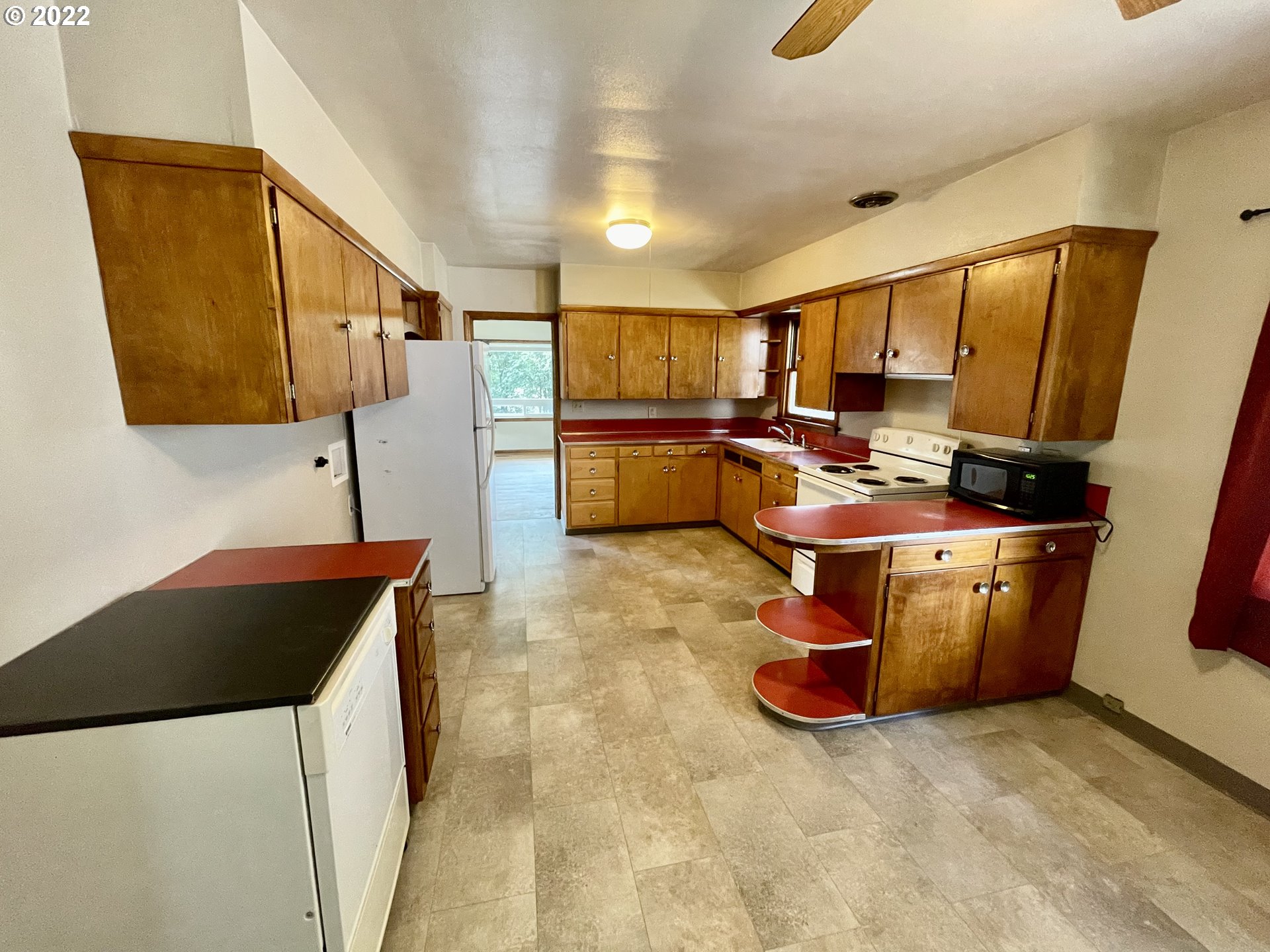 223 Southeast 16th Street Pendleton, OR 97801 - Photo 6 of 24 Gallery Image 6