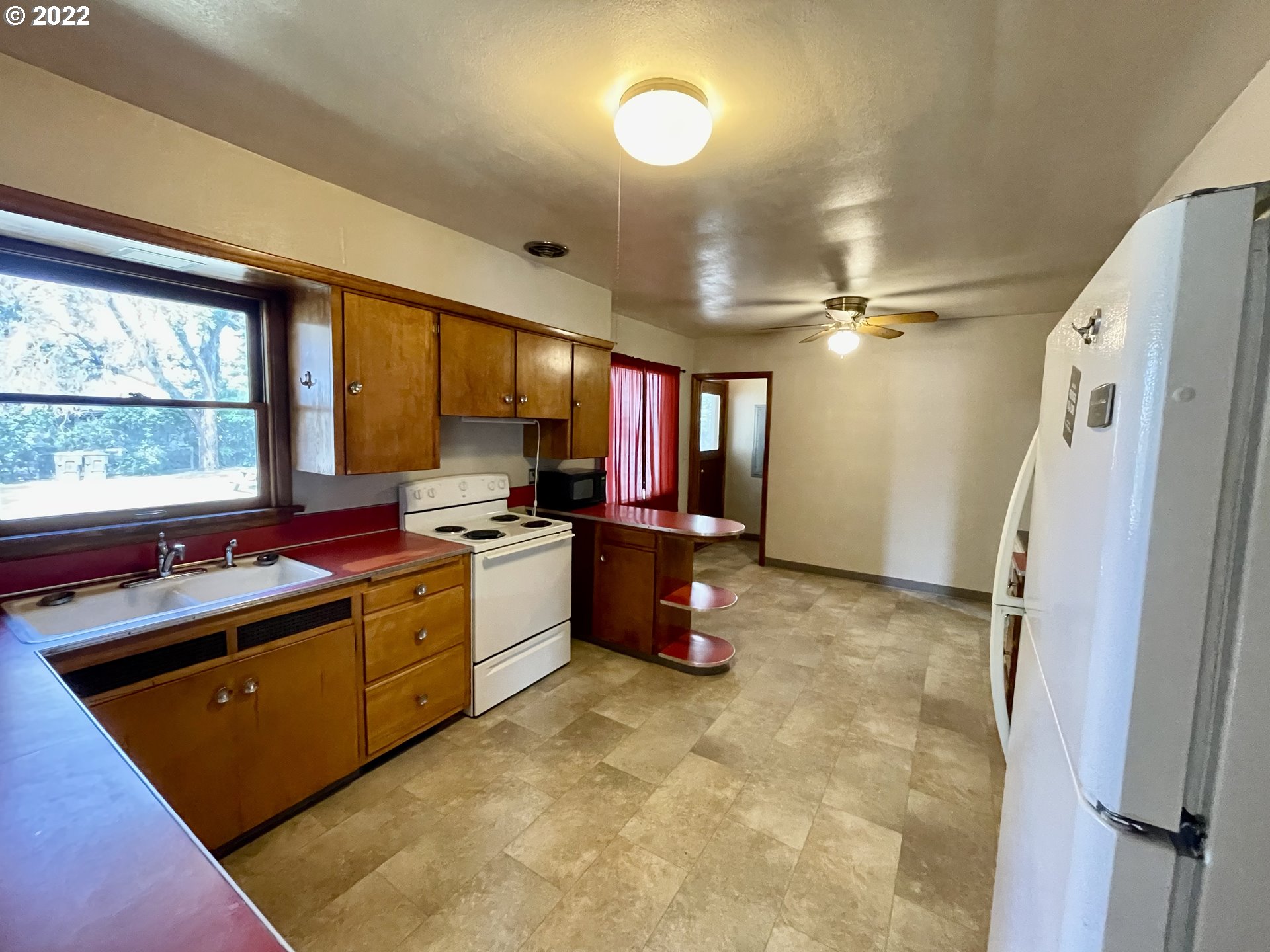 223 Southeast 16th Street Pendleton, OR 97801 - Photo 7 of 24 Gallery Image 7
