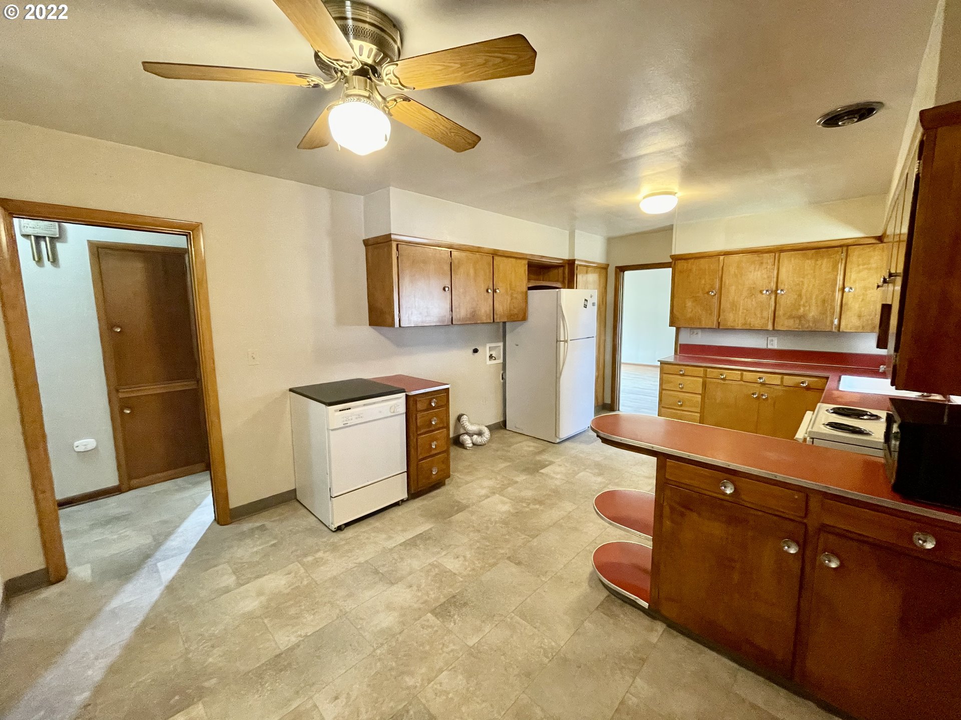 223 Southeast 16th Street Pendleton, OR 97801 - Photo 8 of 24 Gallery Image 8