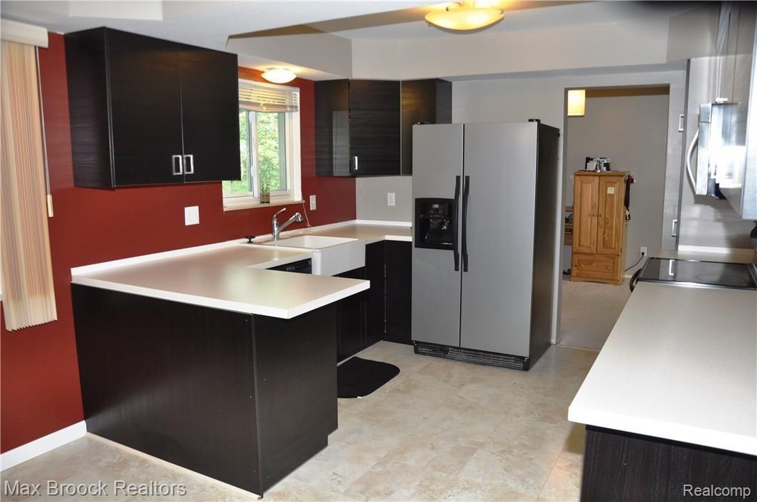 68 Foxboro Drive Rochester, MI 48309 - Photo 9 of 35 DSC_0241.JPG