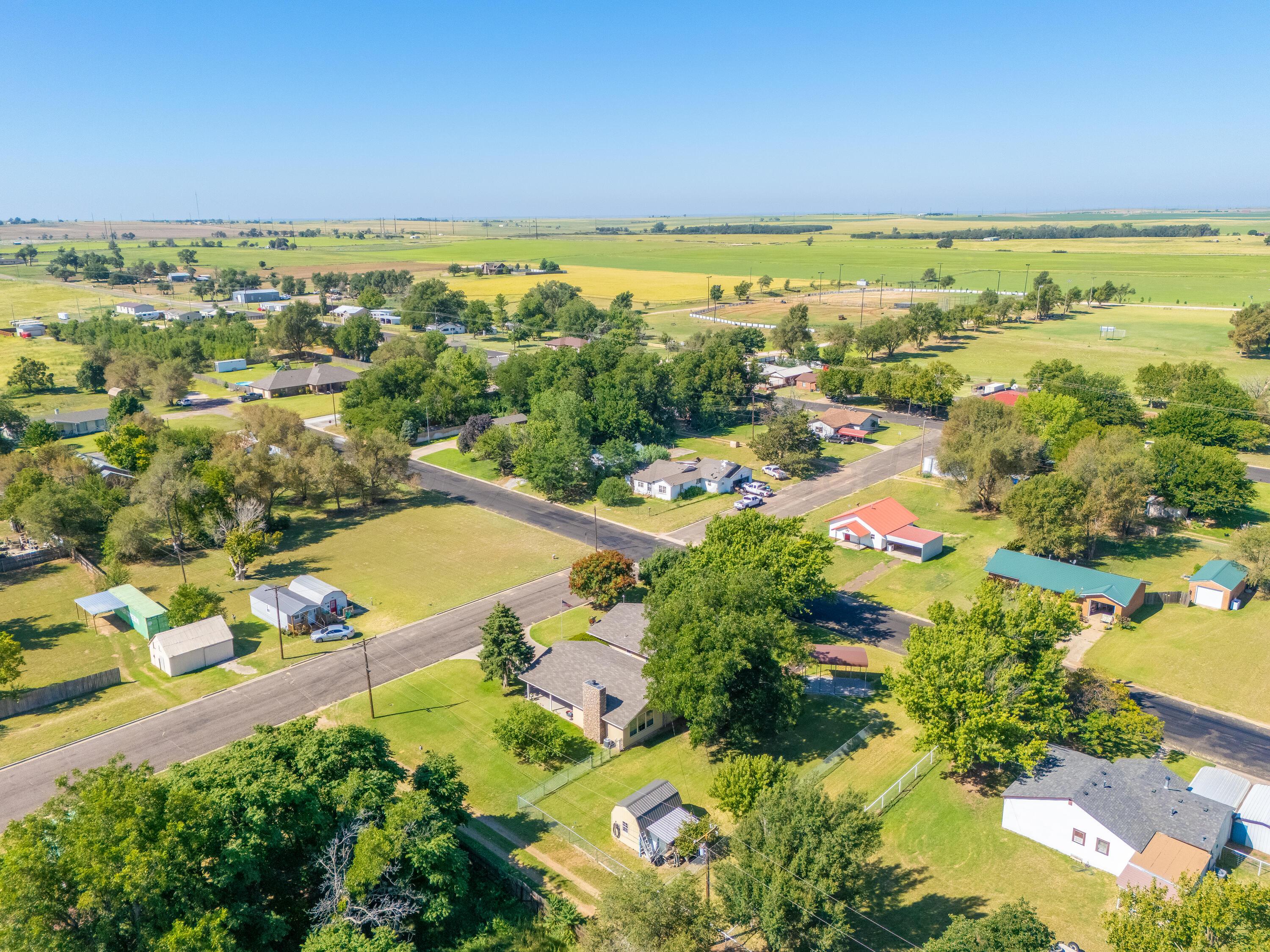 511 Cheyenne Street Wheeler, TX 79096 - Photo 44 of 45 a view of city and ocean