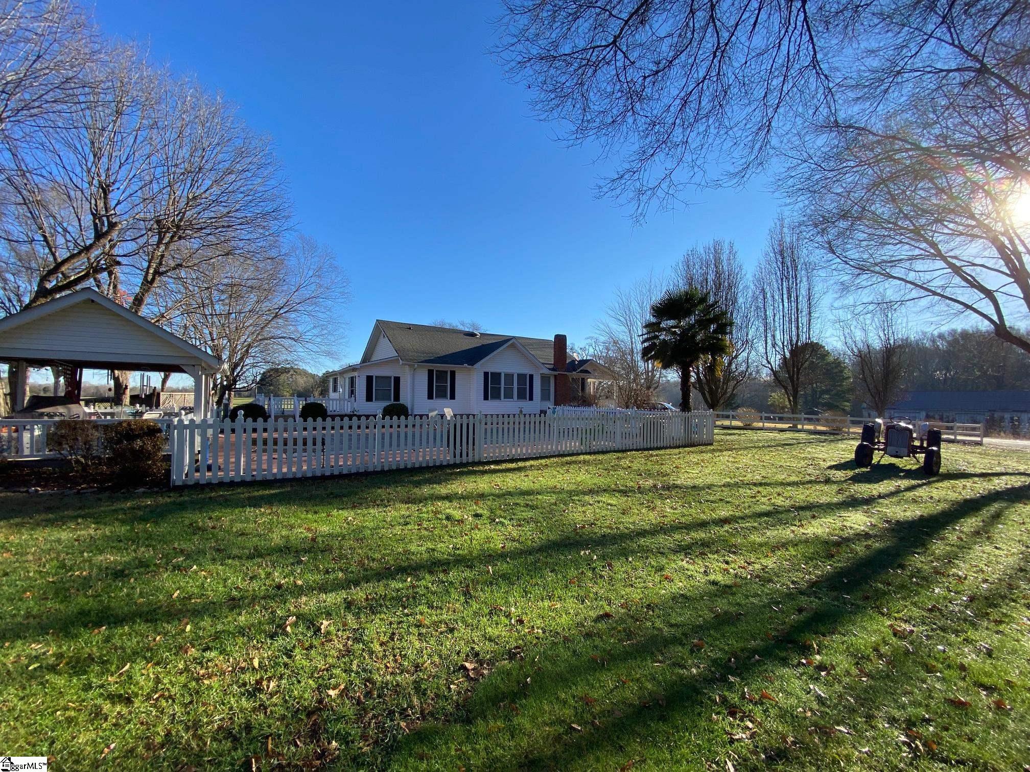 325 Stoddard Mill Road Gray Court, SC 29645 - Photo 6 of 23