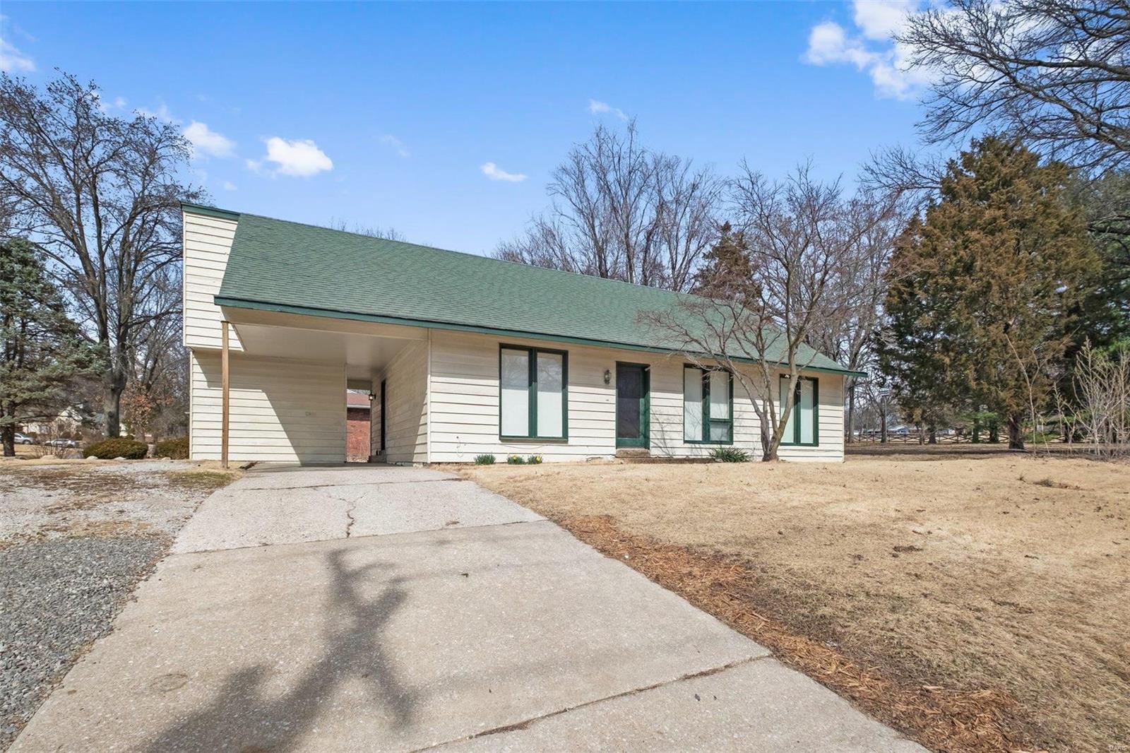 4003 Parker Road Florissant, MO 63033 - Photo 3 of 26 Gallery Image 3