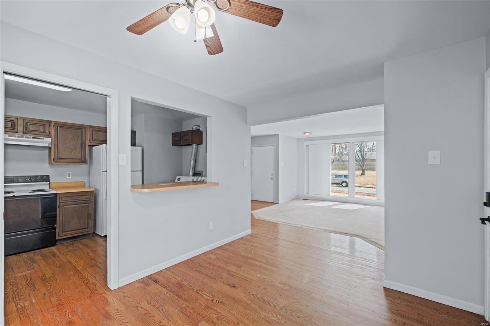 4003 Parker Road Florissant, MO 63033 - Photo 4 of 26 Gallery Image 4