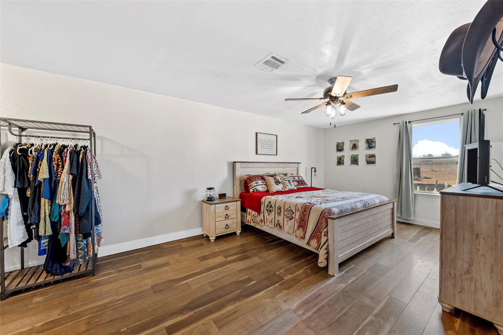 518 Warren Road Lorena, TX 76655 - Photo 14 of 35 Gallery Image 14