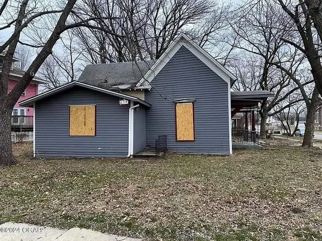 $32,900 | 229 South Main Street, Nevada, MO 64772