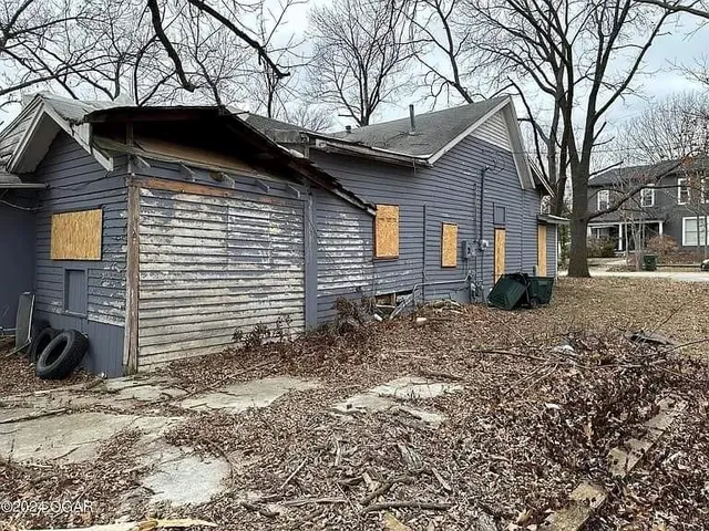 $32,900 | 229 South Main Street, Nevada, MO 64772