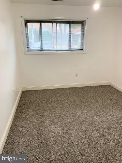 37 Chiswick Drive Lindenwold, NJ 08021 - Photo 13 of 13 an empty room with a window