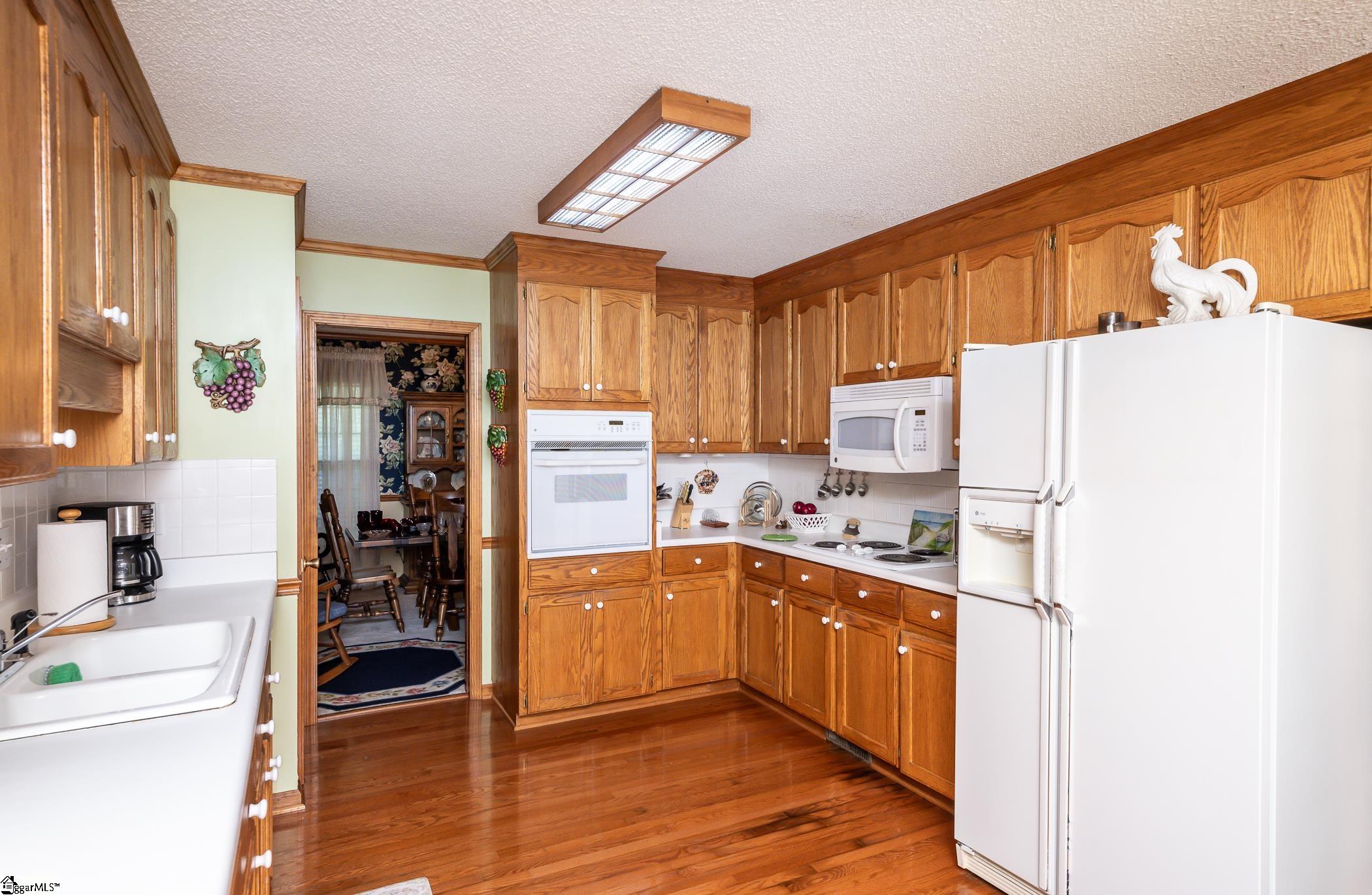 1025 Ansel School Road Greer, SC 29651 - Photo 5 of 21