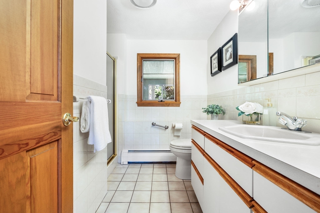 34 Andrews Road Wakefield, MA 01880 - Photo 15 of 23