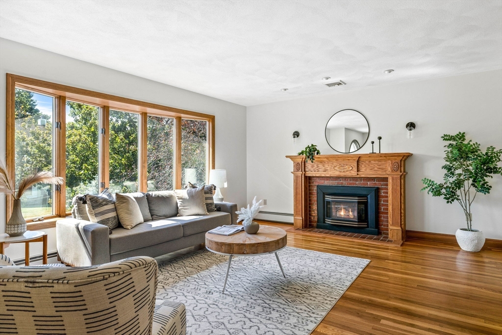 34 Andrews Road Wakefield, MA 01880 - Photo 2 of 23