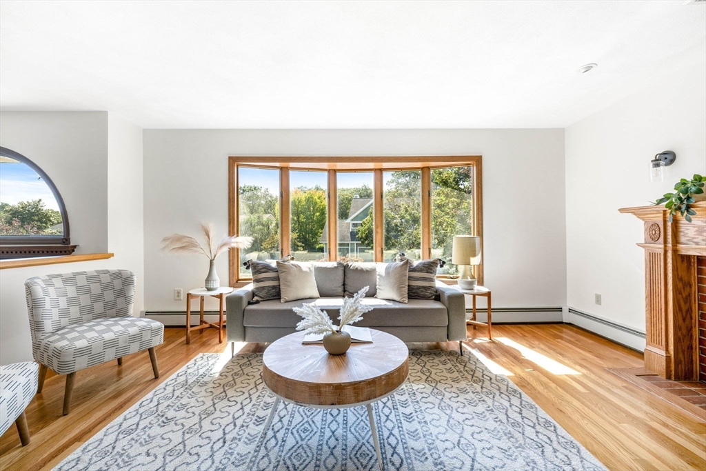 34 Andrews Road Wakefield, MA 01880 - Photo 3 of 23