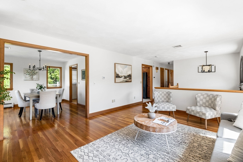 34 Andrews Road Wakefield, MA 01880 - Photo 4 of 23