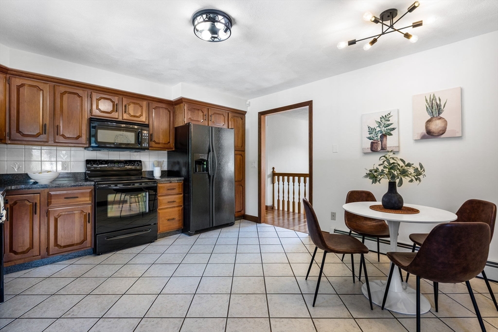 34 Andrews Road Wakefield, MA 01880 - Photo 6 of 23