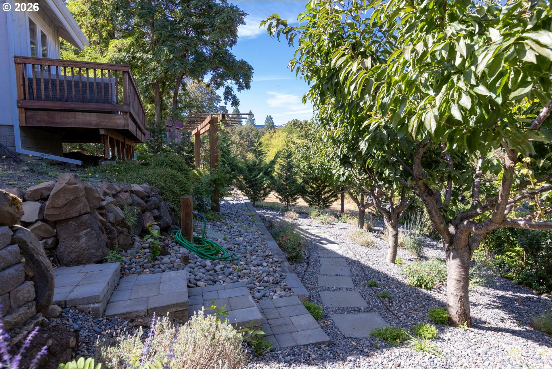 407 Huskey Road Mosier, OR 97040 - Photo 14 of 47 Gallery Image 14