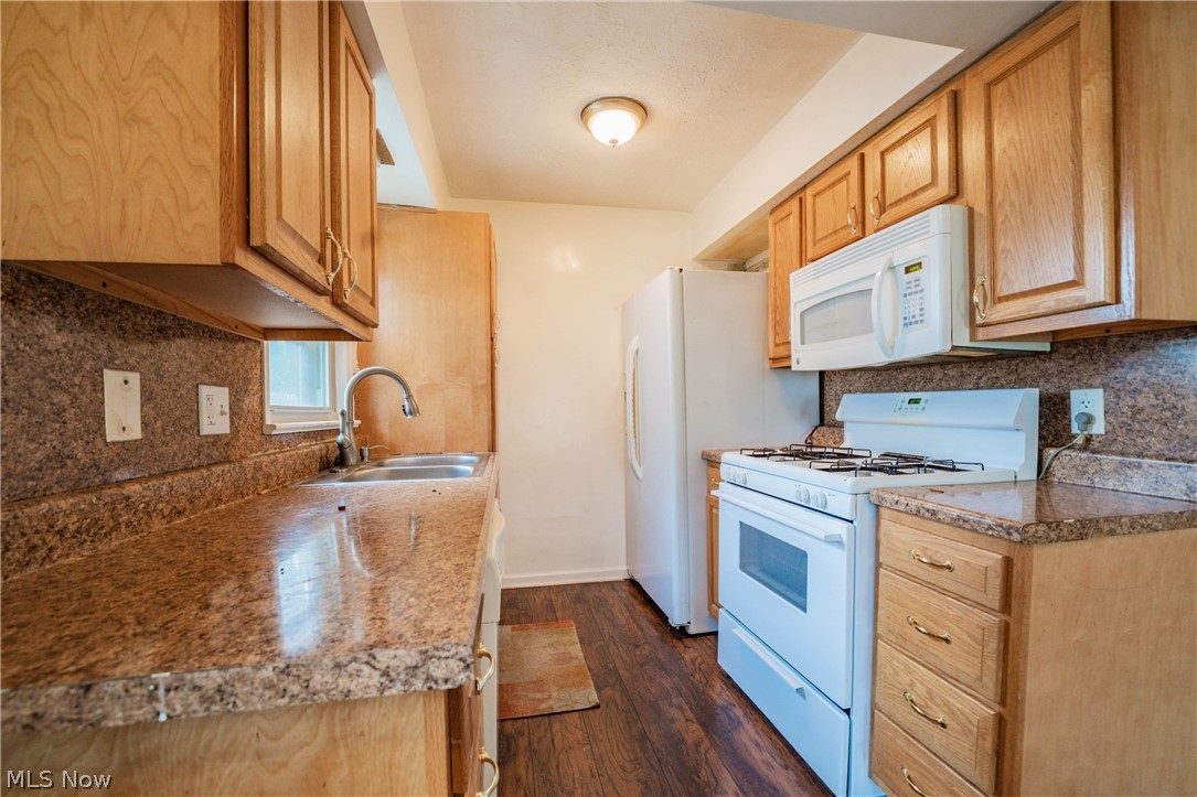 18513 Homeway Road Cleveland, OH 44135 - Photo 8 of 34 Gallery Image 8