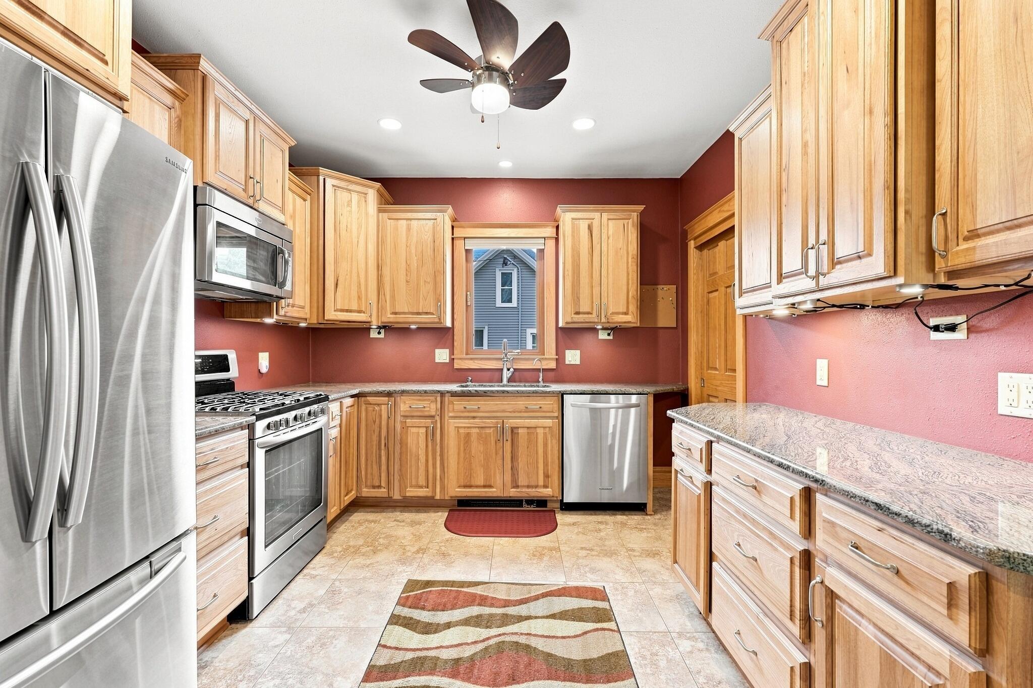 1903 Salisbury Road West Bend, WI 53090 - Photo 11 of 40 11_Kitchen