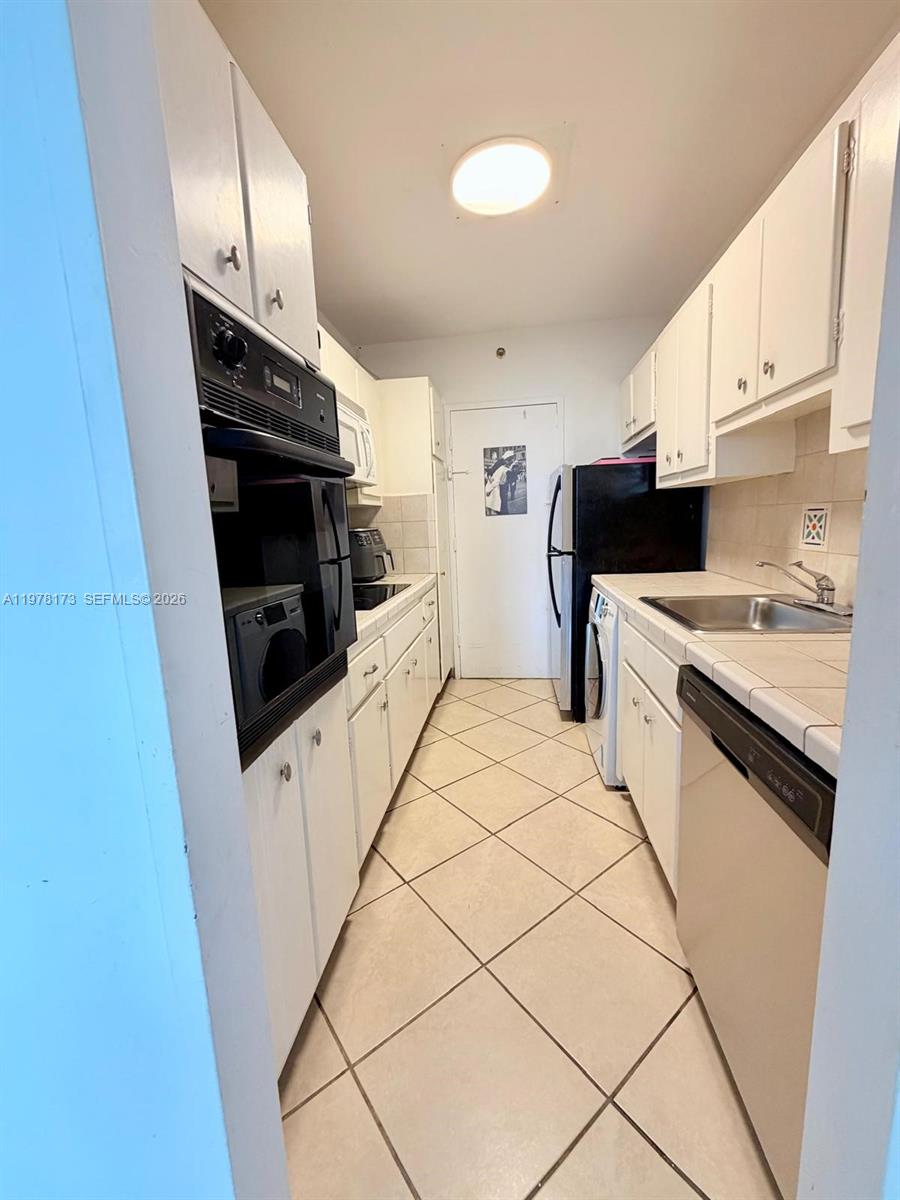 100 Lincoln Road, Unit 441 Miami Beach, FL 33139 - Photo 4 of 16