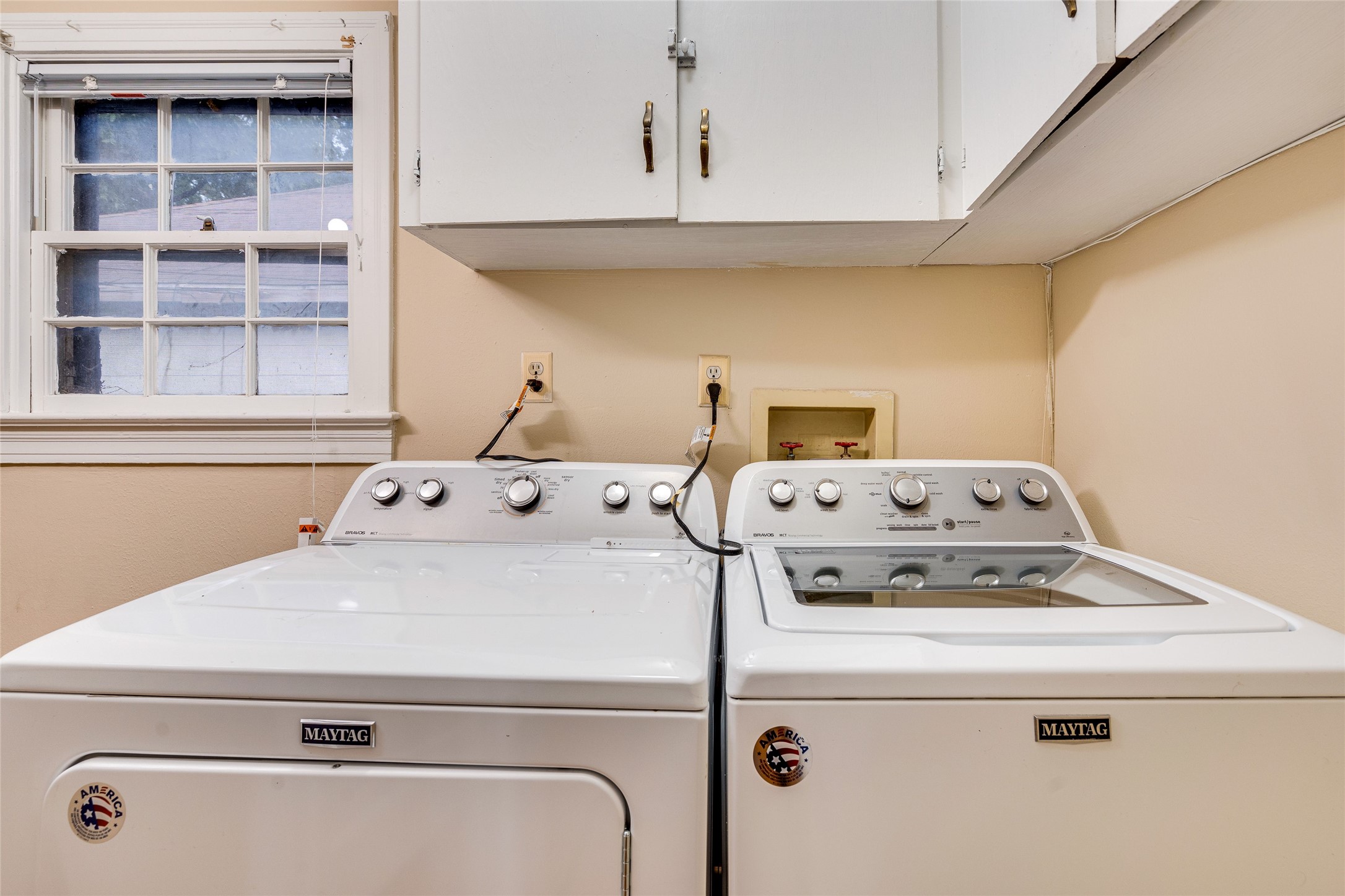1011 East 49th Street Austin, TX 78751 - Photo 23 of 35 a close view of washer and dryer