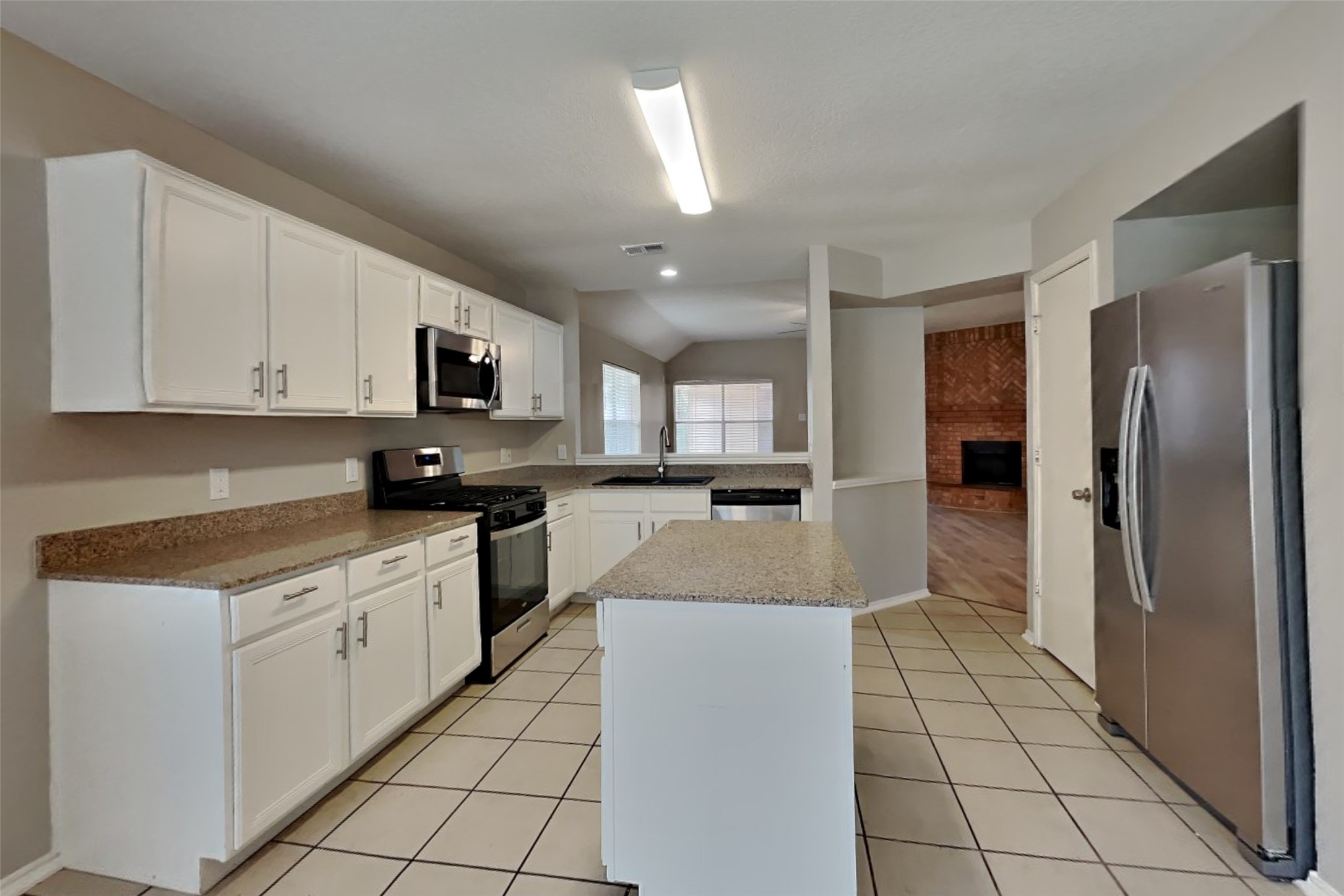 1327 Coppercrest Drive Spring, TX 77386 - Photo 5 of 19
