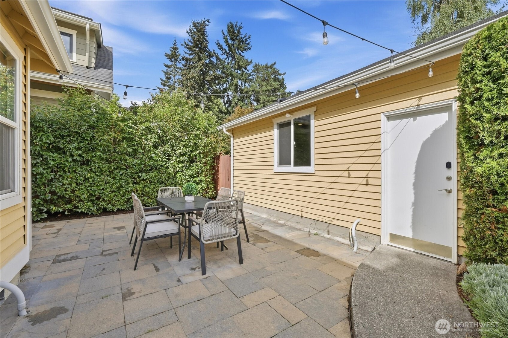 560 North 76th Street Seattle, WA 98103 - Photo 30 of 39 Gallery Image 30