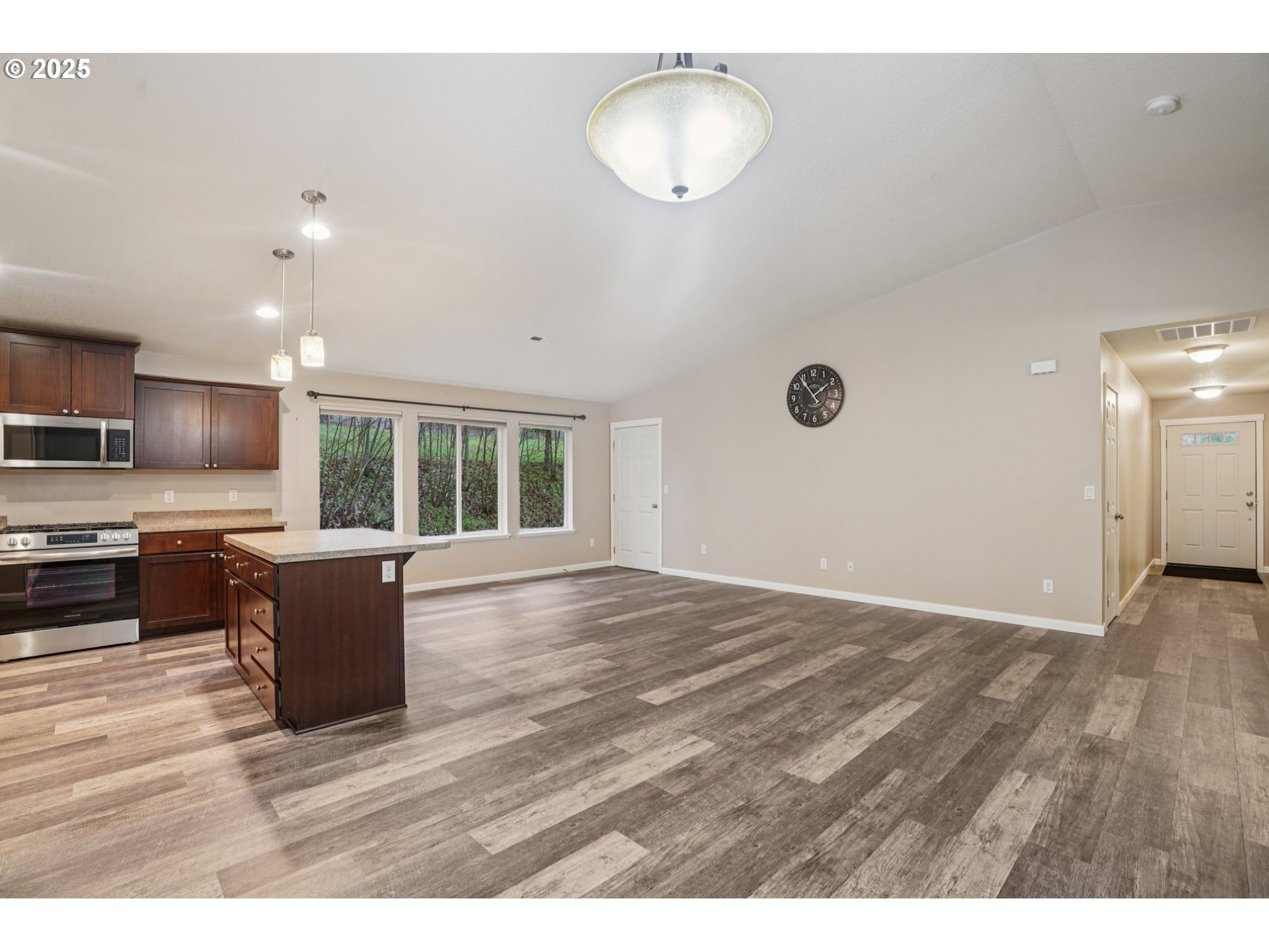 351 Stella Road Longview, WA 98632 - Photo 5 of 32 Gallery Image 5