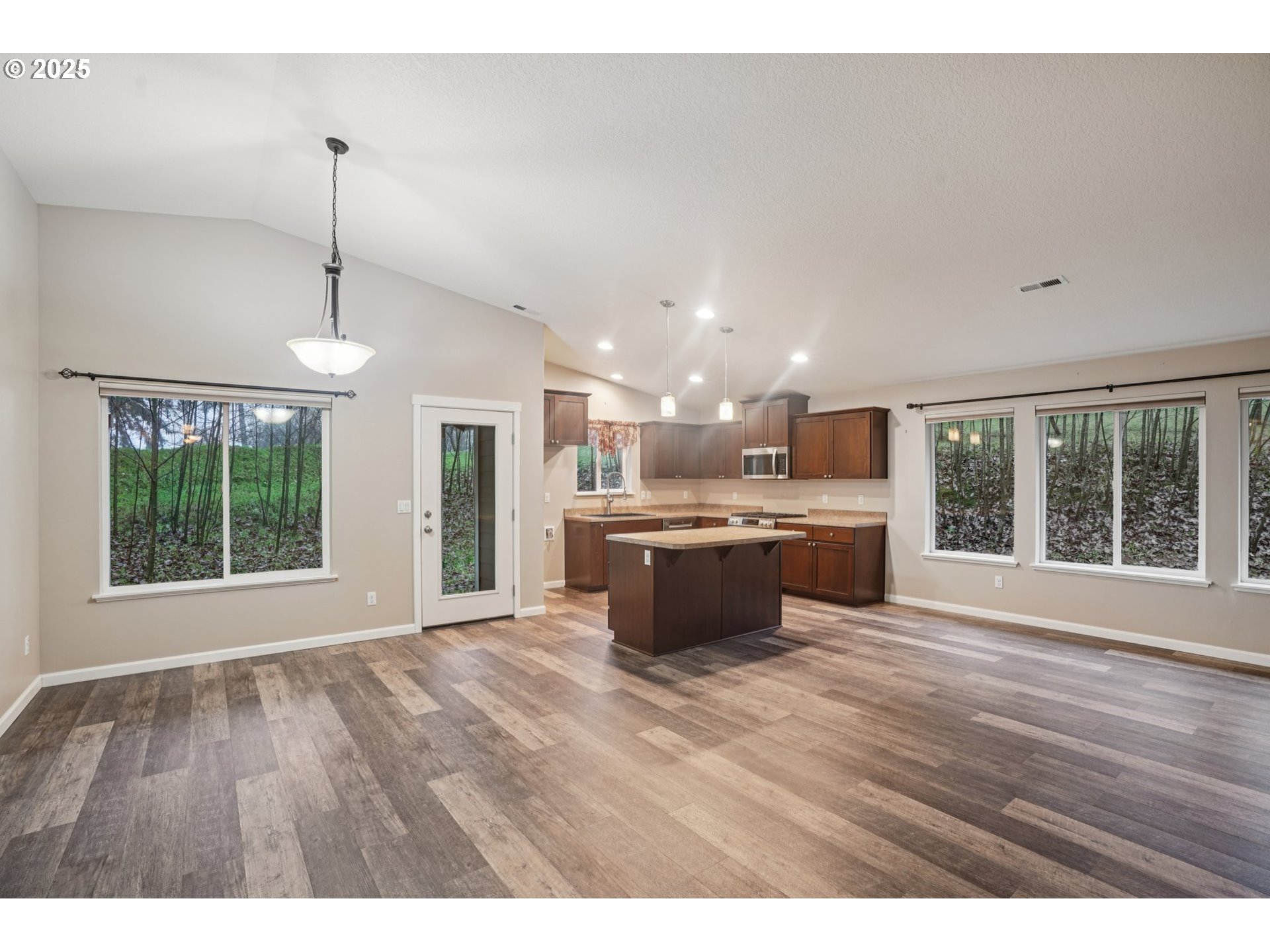 351 Stella Road Longview, WA 98632 - Photo 6 of 32 Gallery Image 6
