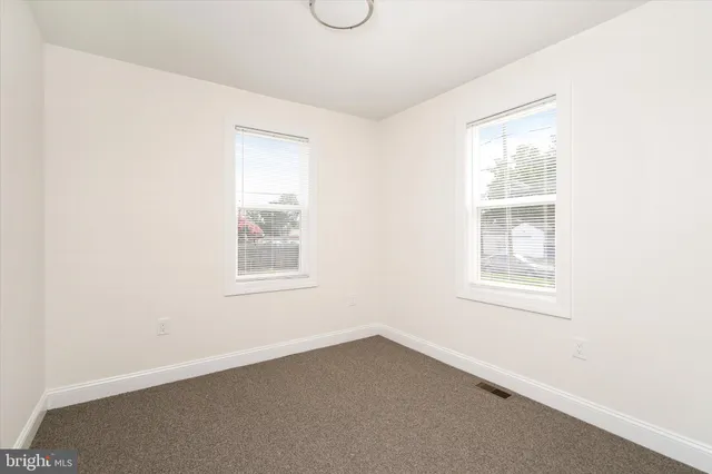 $1,800 | 656 Schiller Avenue, Hamilton, NJ 08610